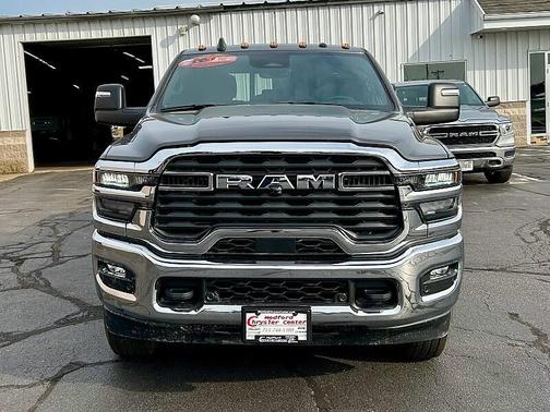 2026 RAM 3500 Tradesman Crew Cab 4x4 6'4' Box