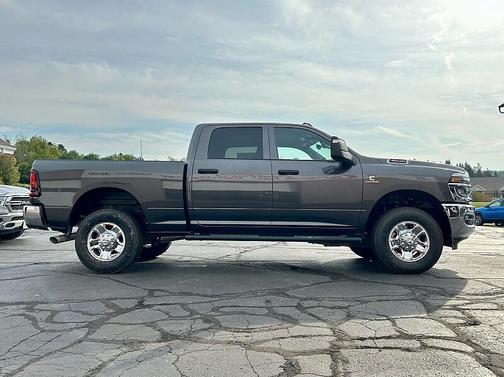 2026 RAM 3500 Tradesman Crew Cab 4x4 6'4' Box