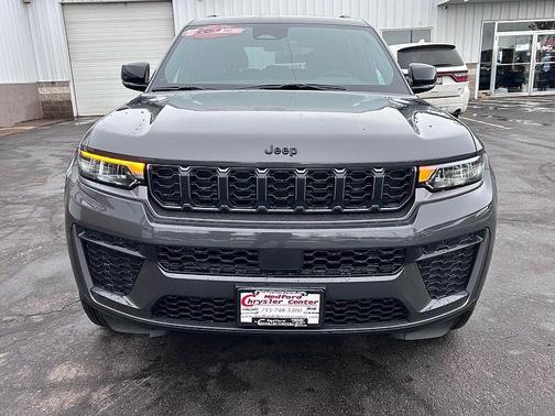 2026 Jeep Grand Cherokee Altitude