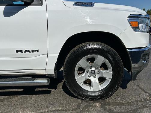 Bright White Clearcoat 2023 RAM 1500 Big Horn/Lone Star