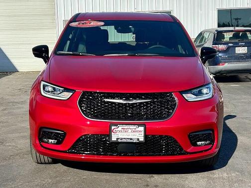 2026 Chrysler Pacifica L