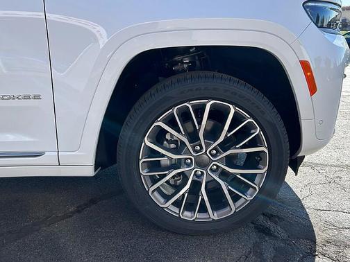bright white clearcoat 2026 Jeep Grand Cherokee L Summit