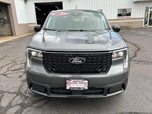 Carbonized Gray Metallic 2025 Ford Maverick Lariat