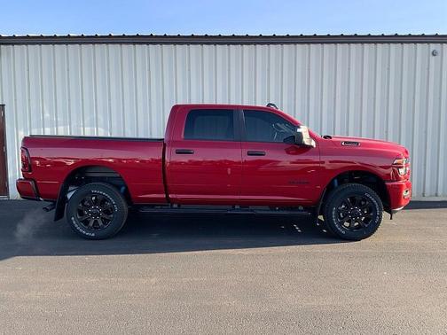 Molten Red Pearlcoat 2026 RAM 2500 Big Horn Crew Cab 4x4 6'4' Box