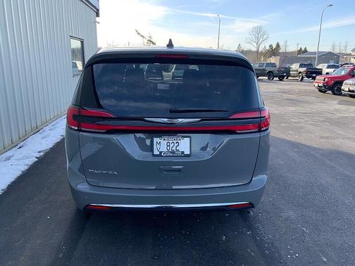 2025 Chrysler Pacifica L