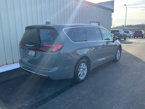 2025 Chrysler Pacifica L