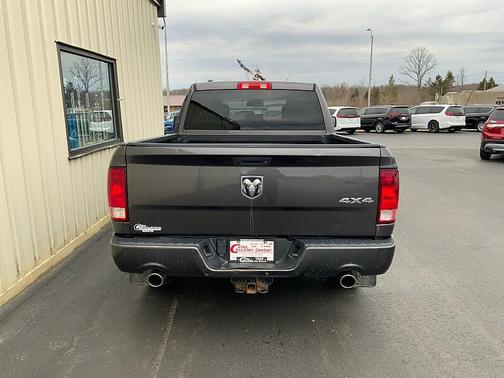 Granite Crystal Metallic Clearcoat 2018 RAM 1500 Express