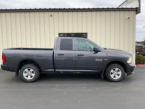 Granite Crystal Metallic Clearcoat 2018 RAM 1500 Express