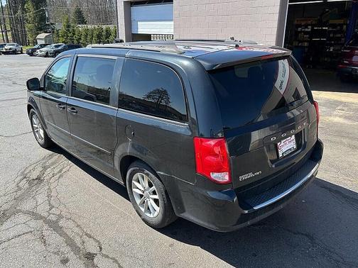 Brilliant Black Crystal Pearl Coat 2016 Dodge Grand Caravan SXT
