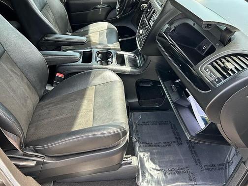 Granite Pearlcoat 2020 Dodge Grand Caravan SXT