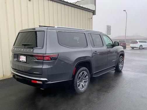 2024 Jeep Wagoneer L Series II 4x4