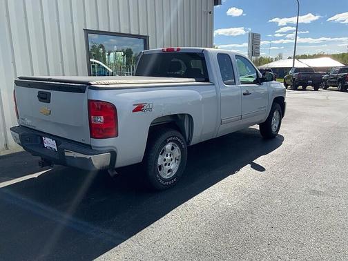 Sheer Silver Metallic 2011 Chevrolet Silverado 1500 LT