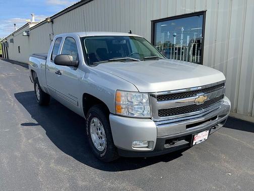 Sheer Silver Metallic 2011 Chevrolet Silverado 1500 LT