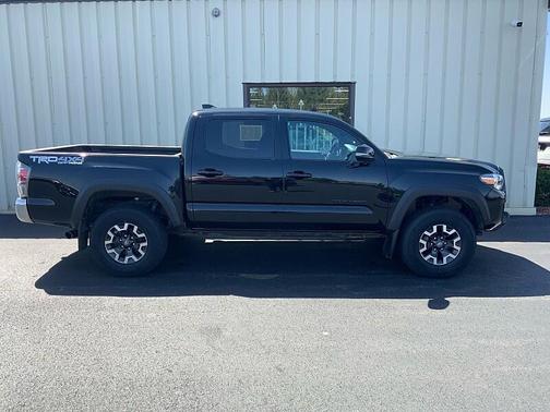 Midnight Black Metallic 2021 Toyota Tacoma TRD Off Road