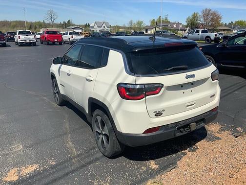 White Clearcoat 2019 Jeep Compass Latitude
