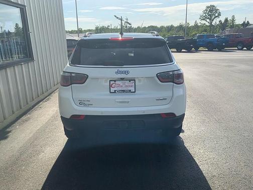 White Clearcoat 2019 Jeep Compass Latitude