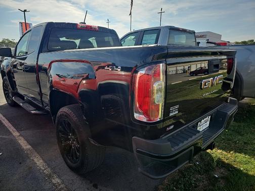 2022 GMC Canyon Elevation Standard