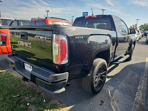 2022 GMC Canyon Elevation Standard