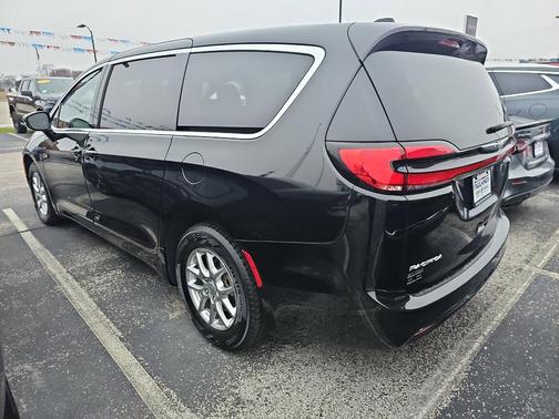 2024 Chrysler Pacifica Touring-L