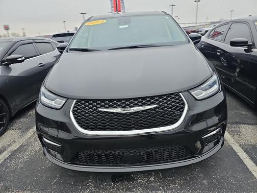 2024 Chrysler Pacifica Touring-L