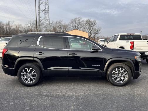 2022 GMC Acadia SLT