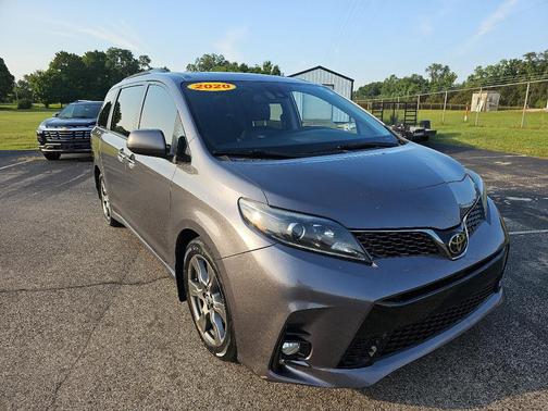 2020 Toyota Sienna SE