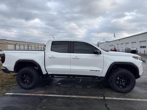 2023 GMC Canyon AT4X