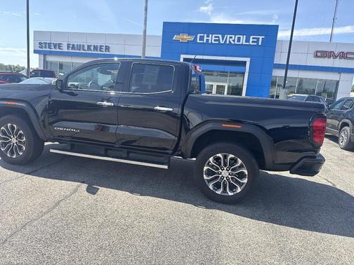Onyx Black 2023 GMC Canyon Denali