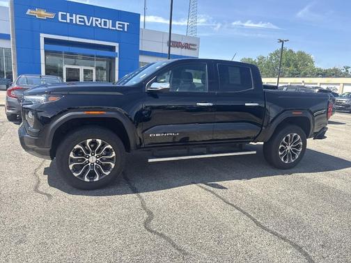 Onyx Black 2023 GMC Canyon Denali