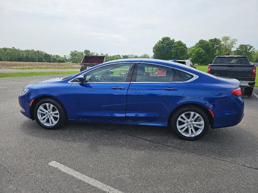 2017 Chrysler 200 Limited