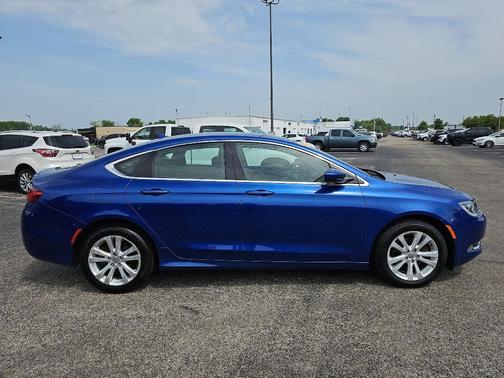 2017 Chrysler 200 Limited