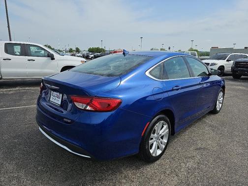 2017 Chrysler 200 Limited
