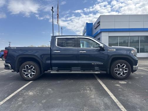 2022 GMC Sierra 1500 SLT