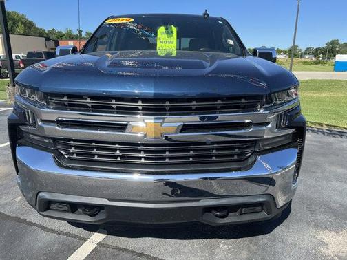 Photo 2 of 20 of 2019 Chevrolet Silverado 1500 LT