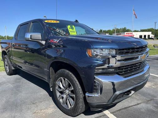 Photo 3 of 20 of 2019 Chevrolet Silverado 1500 LT