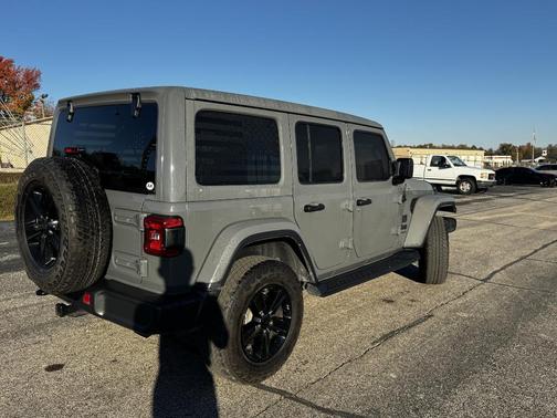 2020 Jeep Wrangler Unlimited Sahara Altitude