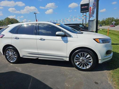 2022 Ford Edge Titanium