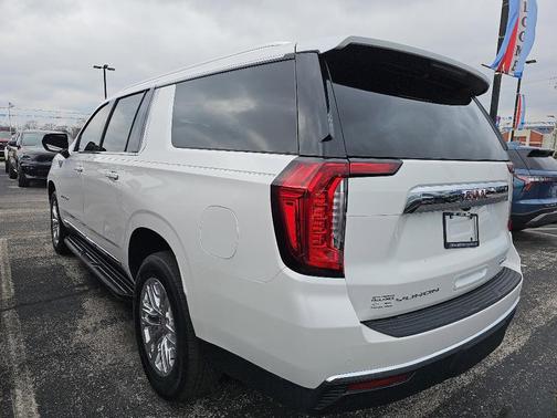 2023 GMC Yukon XL SLT