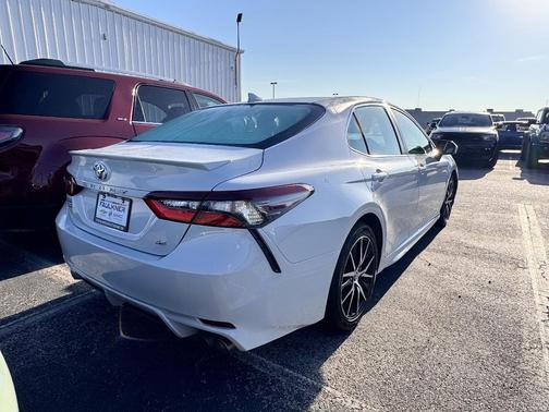 2023 Toyota Camry SE