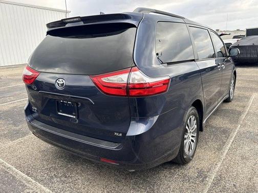 2018 Toyota Sienna XLE