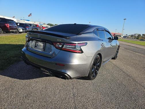 2023 Nissan Maxima SR