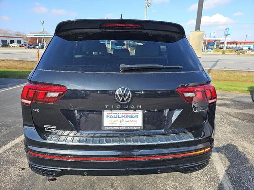 2024 Volkswagen Tiguan 2.0T SE R-Line Black
