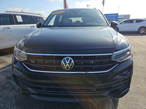 2024 Volkswagen Tiguan 2.0T SE R-Line Black