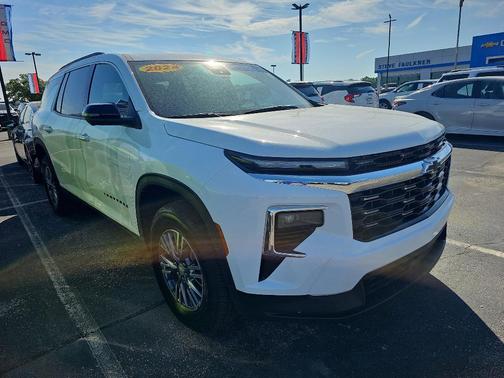 2024 Chevrolet Traverse LT