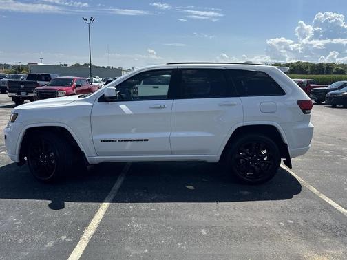 2022 Jeep Grand Cherokee WK Laredo