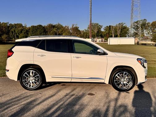 2023 GMC Terrain Denali