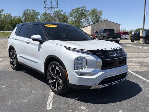 2023 Mitsubishi Outlander SE