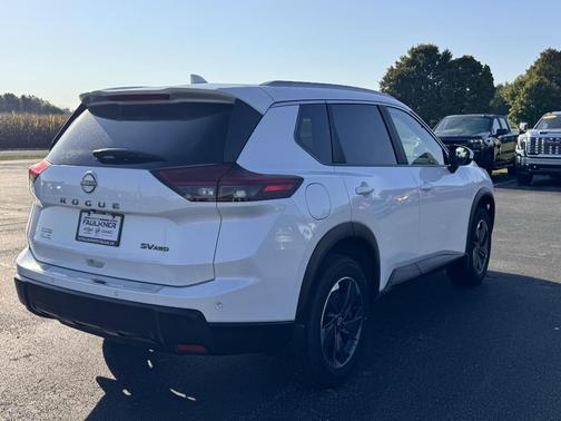2024 Nissan Rogue SV