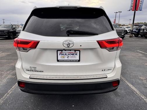 2018 Toyota Highlander LE