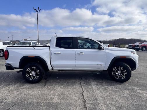 2025 GMC Canyon AT4